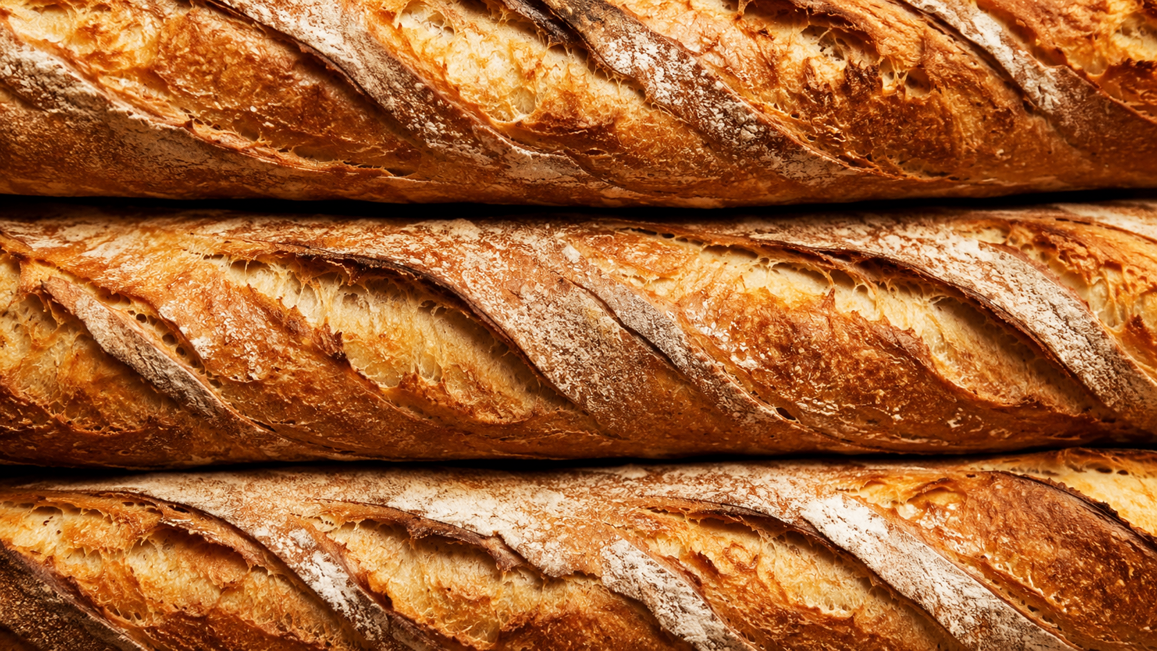 Frisch gebackene knusprige Baguettes